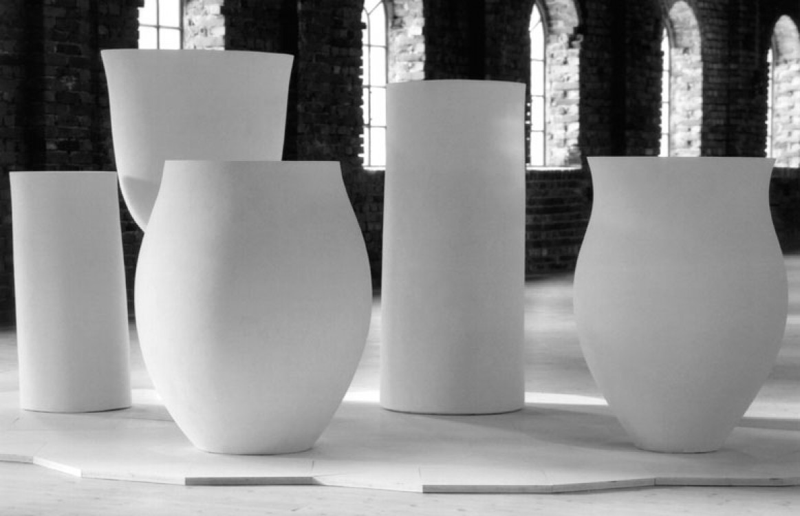 <h1><a href='/medlemmar/eva-lange'>Eva Lange</a></h1><h4>"Tulpanen, Blomman och Stjälken" från Stockholms skulpturtriennal i Skulpturens Hus, Vinterviken 1998</h4>